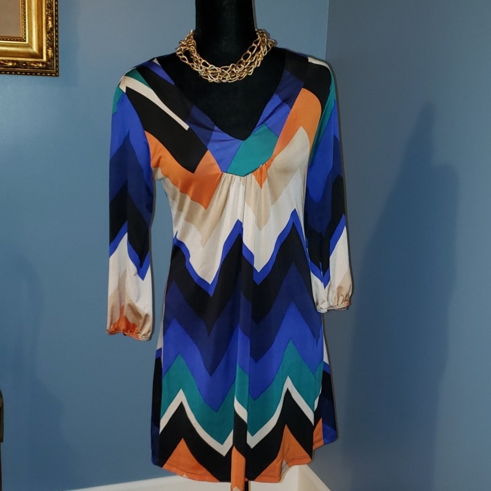 Dress - Picture 2 of 3